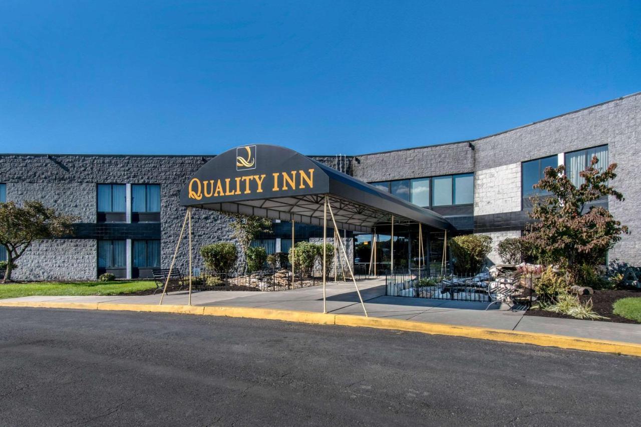 Quality Inn Carlisle Pa Bagian luar foto