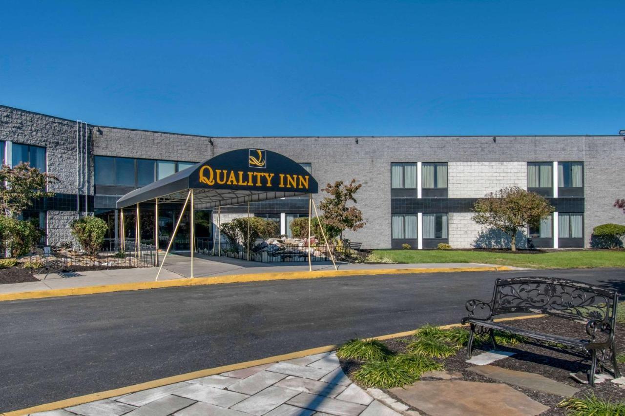 Quality Inn Carlisle Pa Bagian luar foto